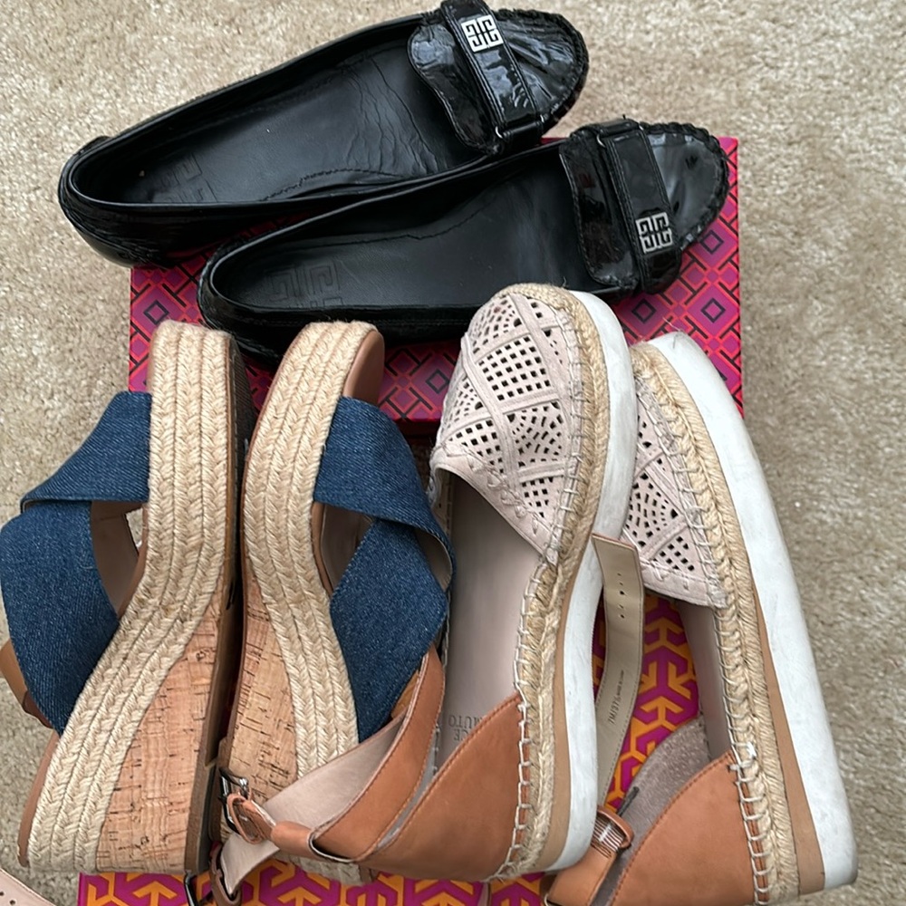 Bundle of shoes